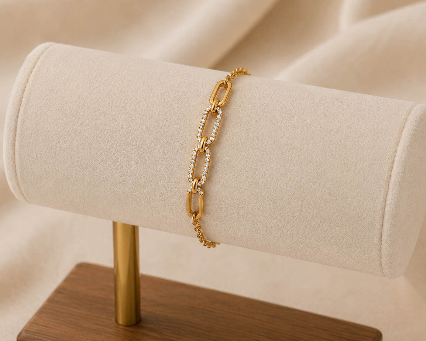 EVELINA CRYSTAL BRACELET