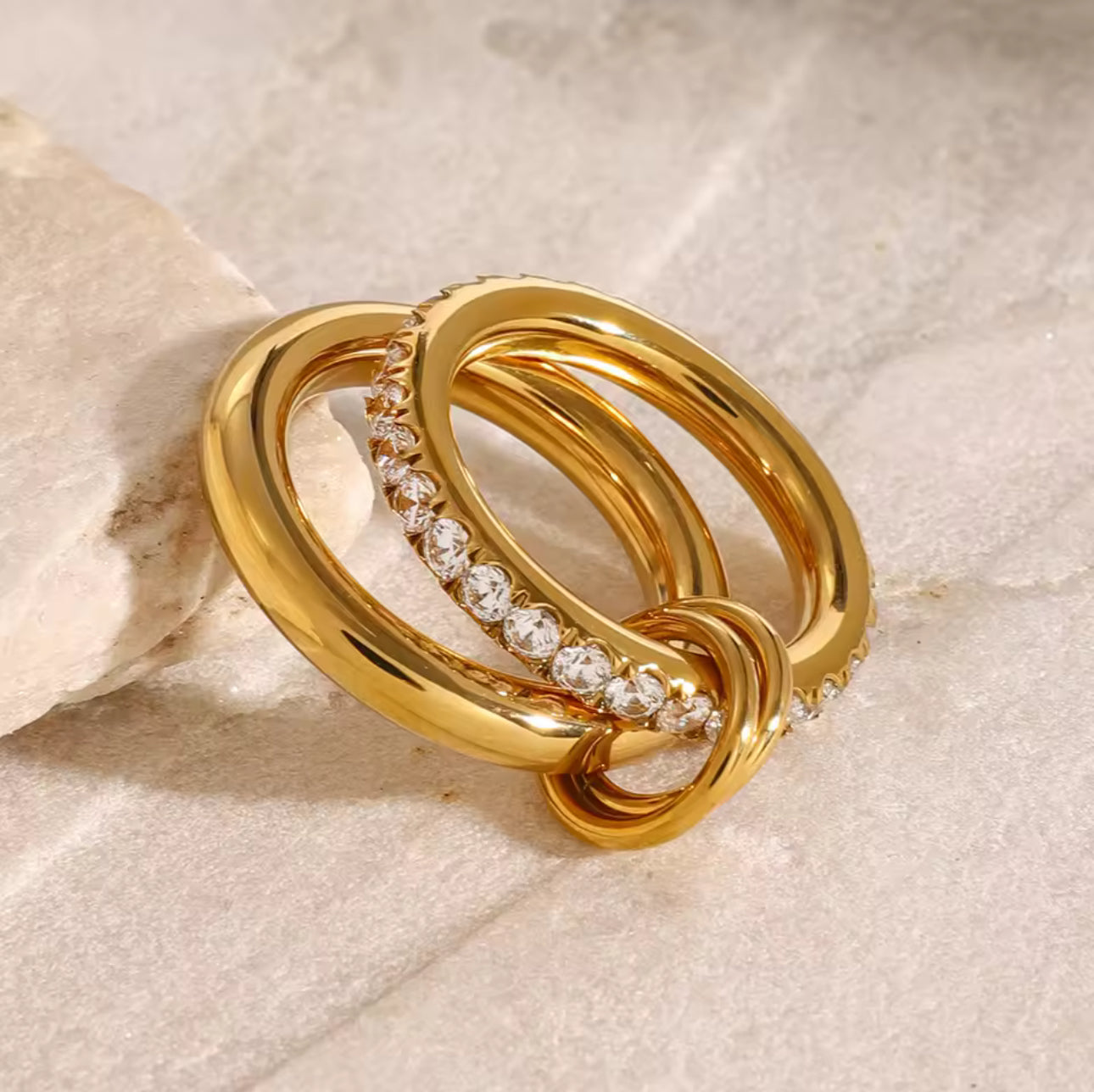 LUNA INTERLOCKING CRYSTAL RING