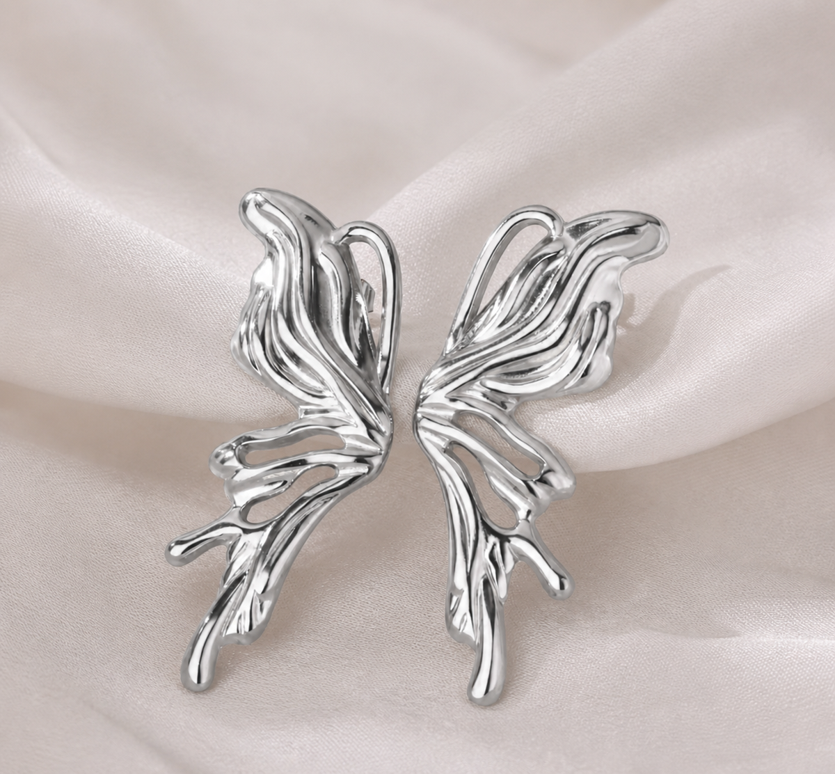 LUMIÈRE SCULPTED STATEMENT EARRINGS