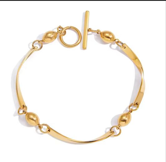 ELARA CURVE BRACELET