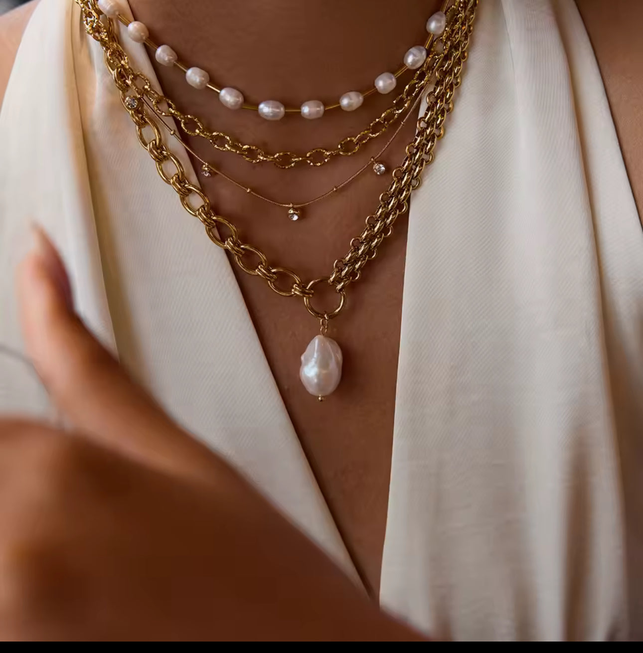 VIVIENNE PEARL LINK NECKLACE