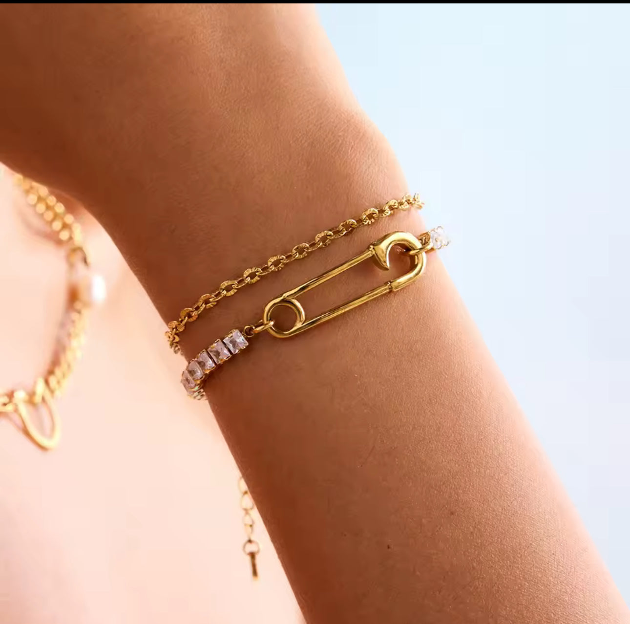 LIORA PIN CRYSTAL BRACELET