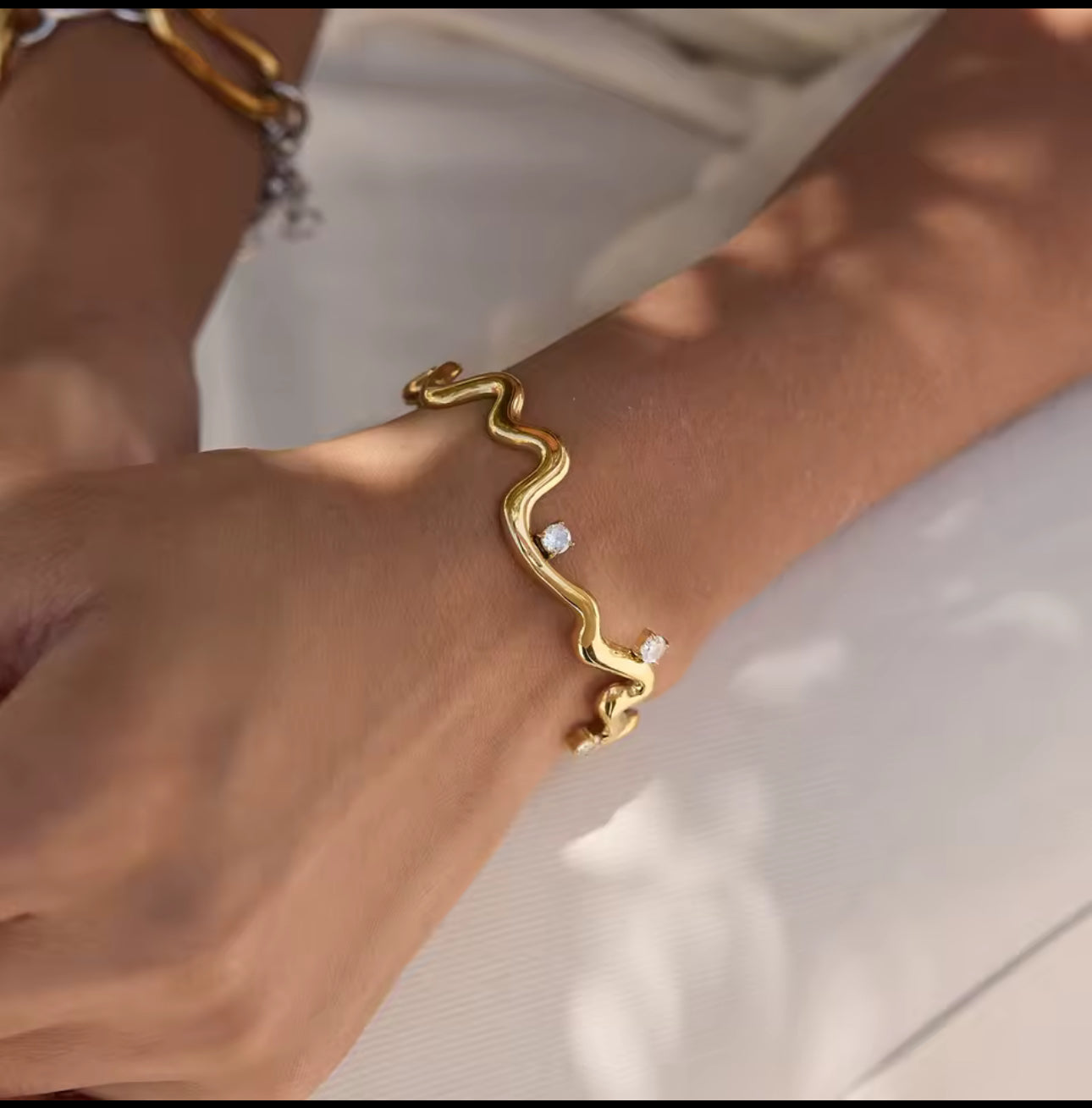 ZINA WAVE CUFF