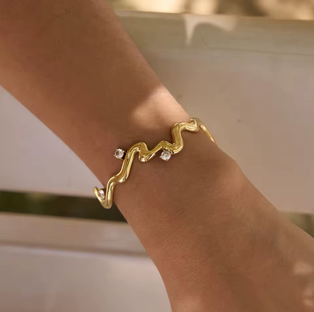 ZINA WAVE CUFF
