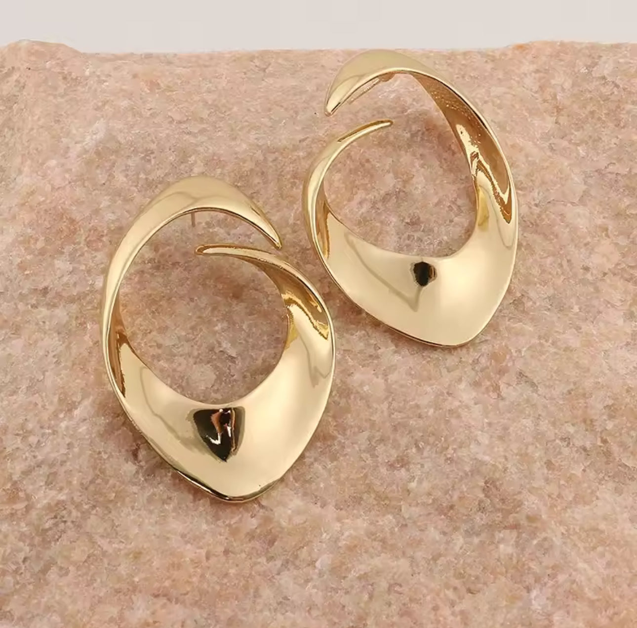 NOEMI HOOPS EARRINGS