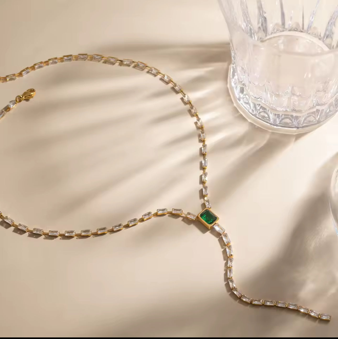 REMA CRYSTAL NECKLACE
