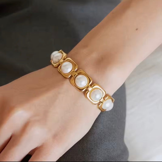 MENA PEARL BRACELET