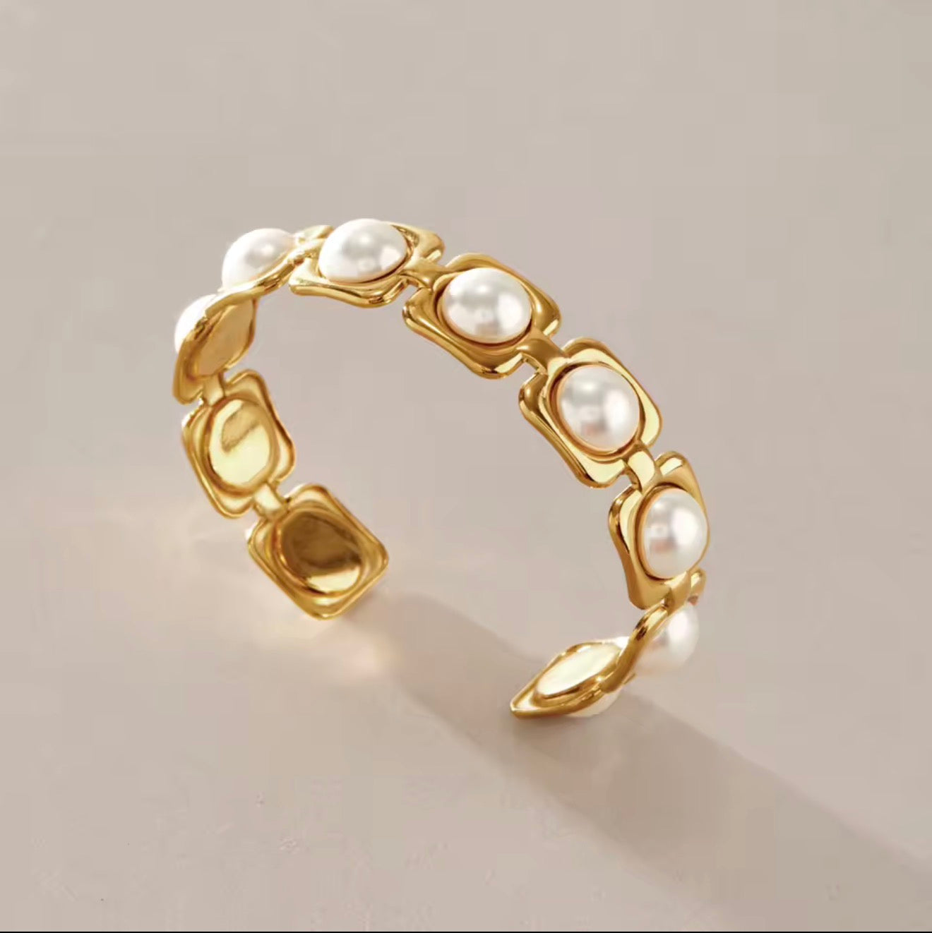 MENA PEARL BRACELET