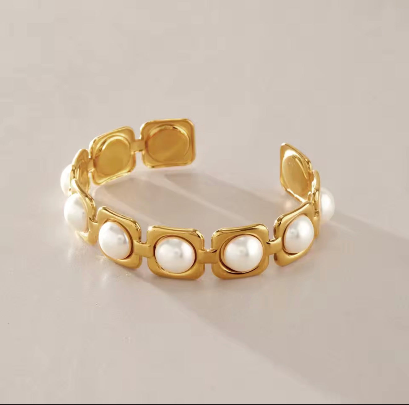 MENA PEARL BRACELET