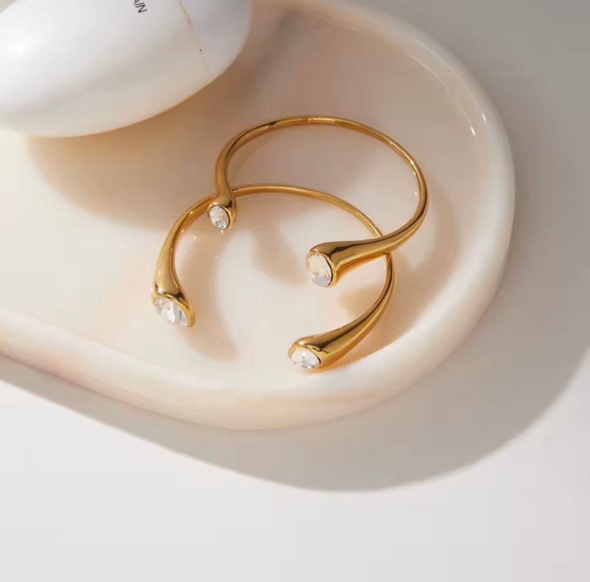 JADA CRYSTAL CUFF BRACELET