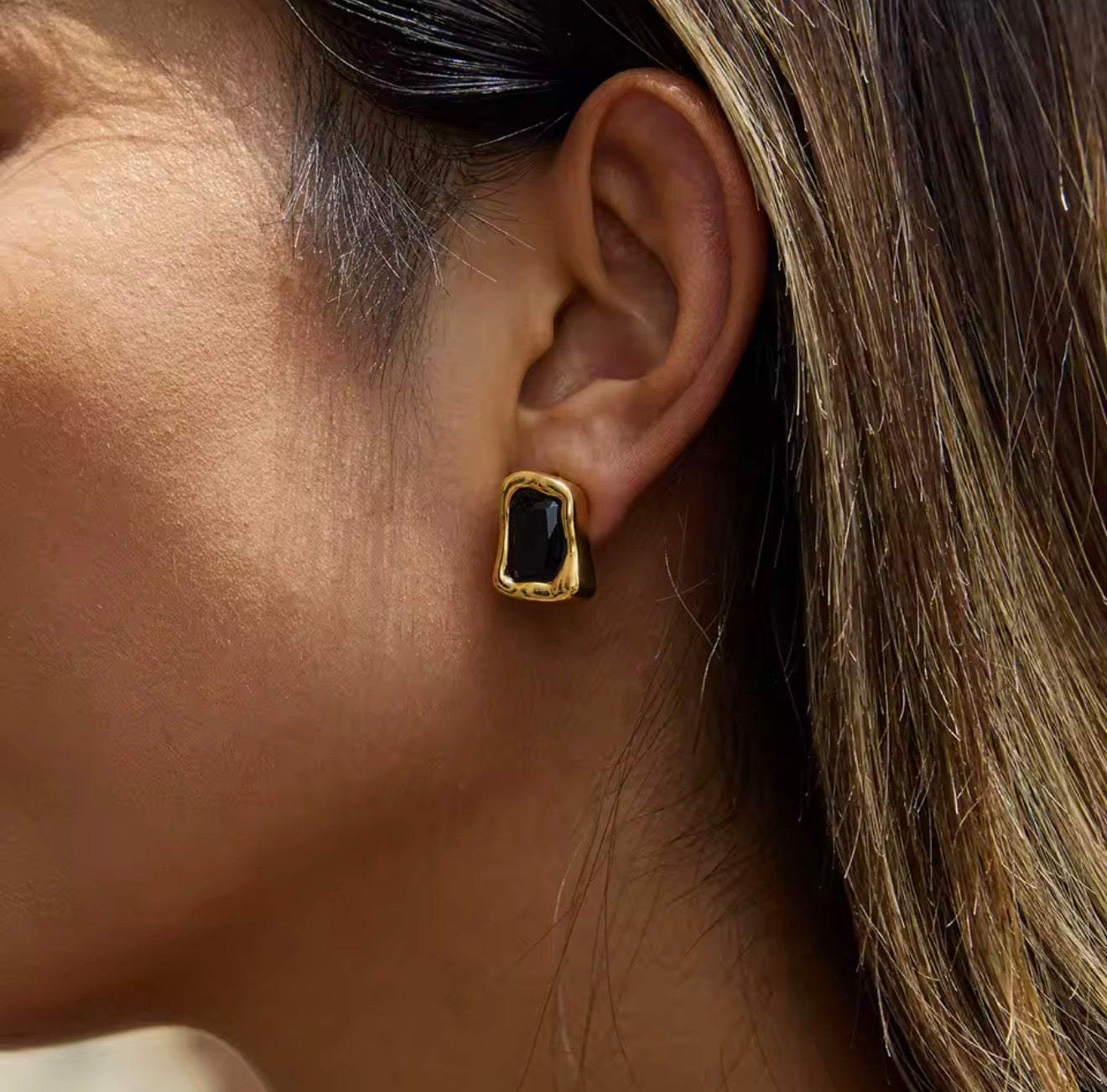 SADE CRYSTAL STUD EARRINGS