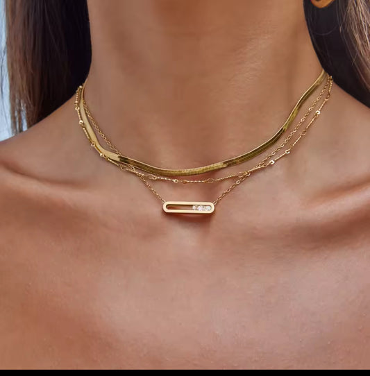 AVERY CRYSTAL BAR NECKLACE