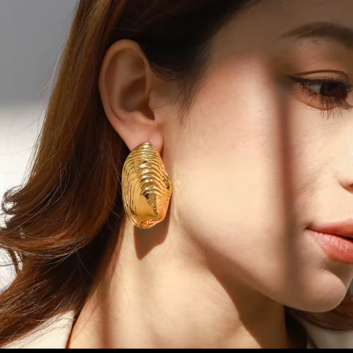 SOLEIA SCULPTED EARRINGS