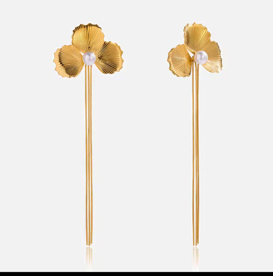 CAMELIA PEARL TASSEL EARRINGS